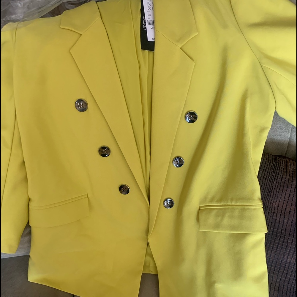 New York and company blazer. Brilliant green color